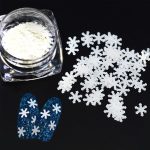 Mazie sniegpārsliņas formas elementi nagu mākslai