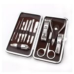 12-daļīgs manikīra un pedikīra komplekts